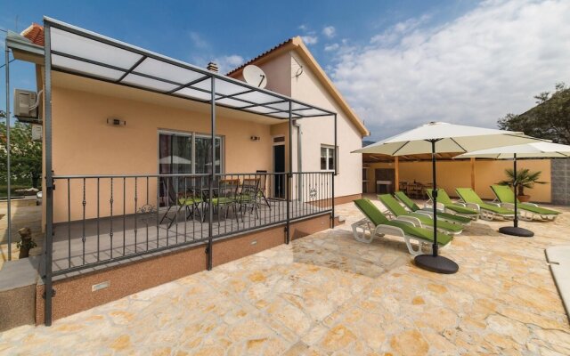 Amazing Home in Kastel Stafilic With Wifi and 3 Bedrooms