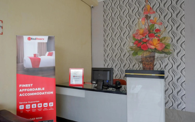 RedDoorz near Graha Saba Buana Solo