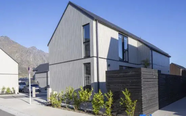 Modern 3BR Home, Mountain View, Family Stay, Wi-Fi