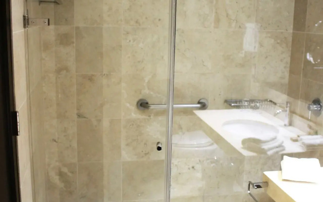 Sol de Oro Hotel & Suites