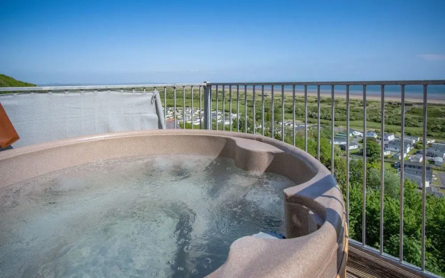 Campbell - 2 Bedroom Apartment - Pendine