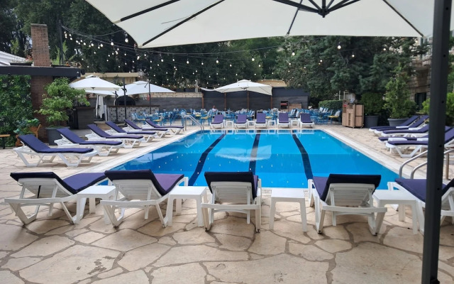 Garden Hotel