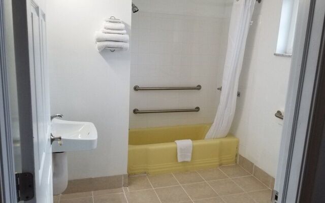 Budget Inn Breezewood