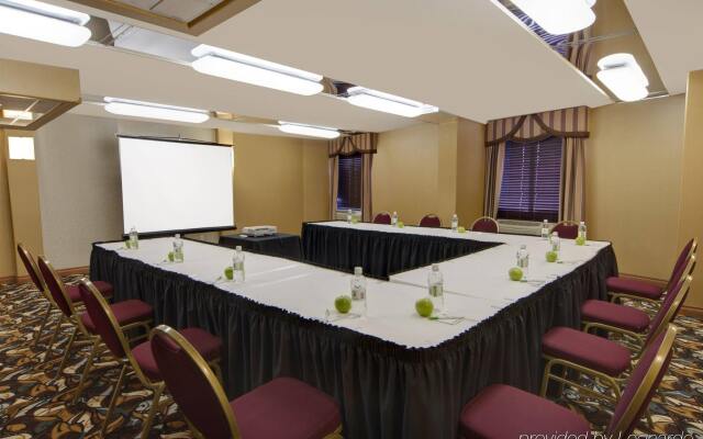 Holiday Inn Calgary-Airport by IHG