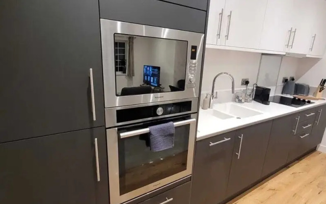 Luxury 2 Bed Flat In The Heart Of Rochester