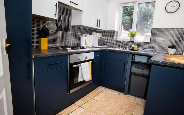Lovely 2bedroom Home in Haydock With Free Parking