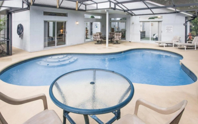 Nancy's Whipsering Oaks Villa