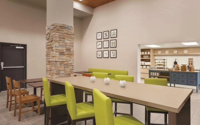 Country Inn & Suites by Radisson Macon West