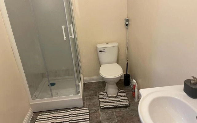A Furnished Ensuite Apartment for Rent in Patchway
