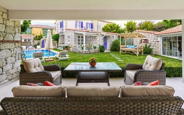 Panda Alaçati Otel