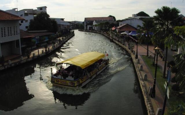 Corner Sayang Residence