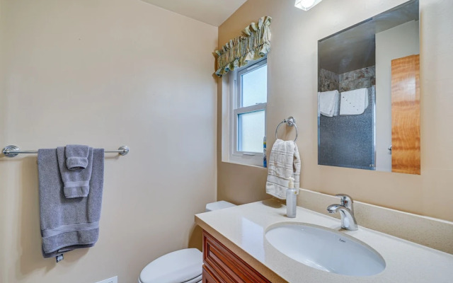 Castro Valley Home w/ Private Deck!