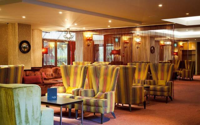 Cambridge Hotel