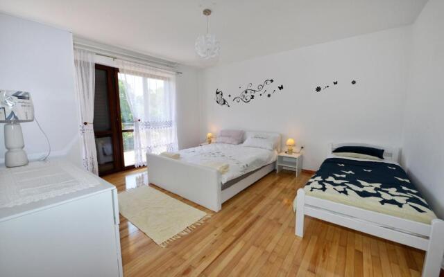 Apartment Kuki (PRC159)