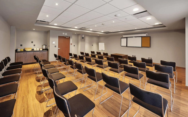 City Express Suites by Marriott Querétaro