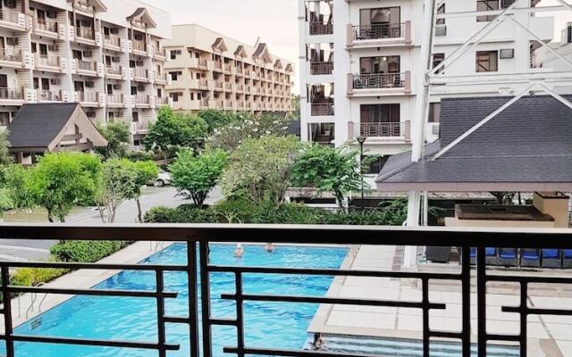 Romantic 1 Bedroom Condo at The Redwoods Condominium