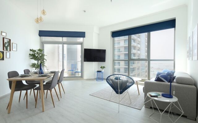 Modern + Light 2BR in Dubai Marina w/ Sea Views!