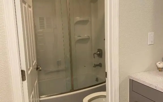 Private Room in Los Angeles w/ AC & WIFI