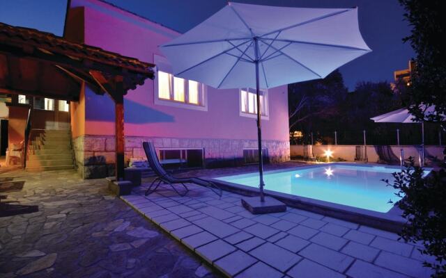 Nice Home in Split With Wifi and 4 Bedrooms