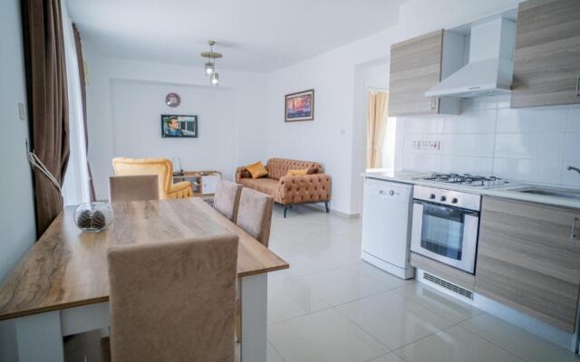 Beautiful Two-bedroom Apartment with Sea and Mountain views Sel 8-5