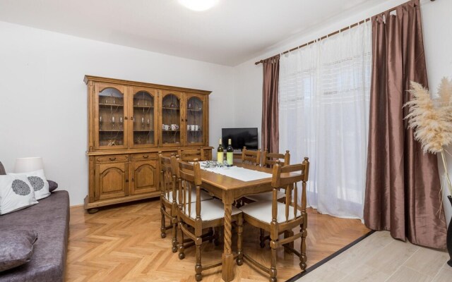Nice Home in Pag With Wifi and 2 Bedrooms