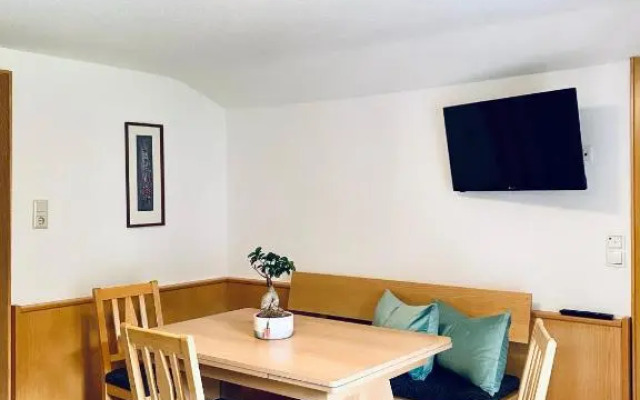 Aparts Handle und Haus Bergblick