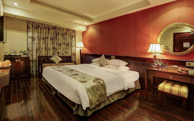Golden Silk Boutique Hotel – Guest Rooms – Hanoi