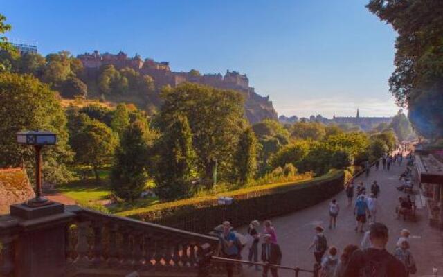 Edinburgh Castle Suite - The Edinburgh Address