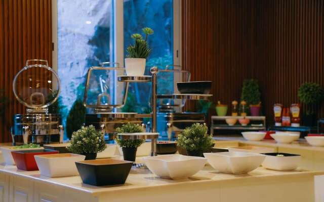 Nour Al Thuria Hotel