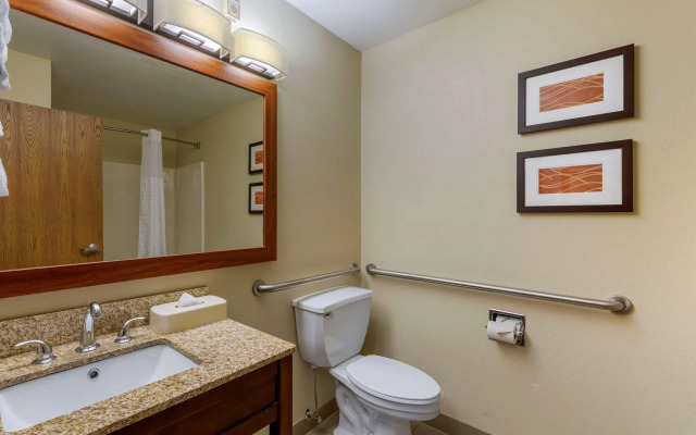 Comfort Inn River's Edge