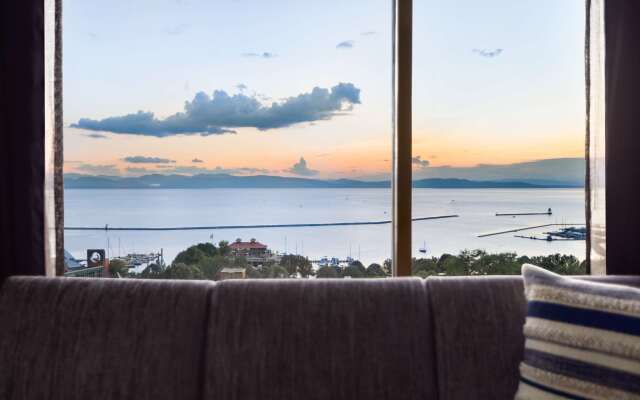 Hotel Champlain Burlington, Curio Collection by Hilton