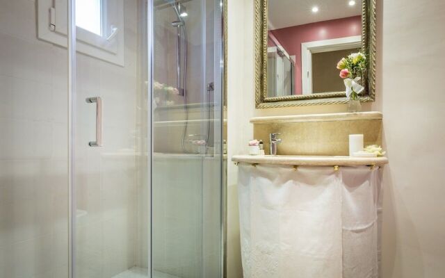 Arno Apartment B by Mmega