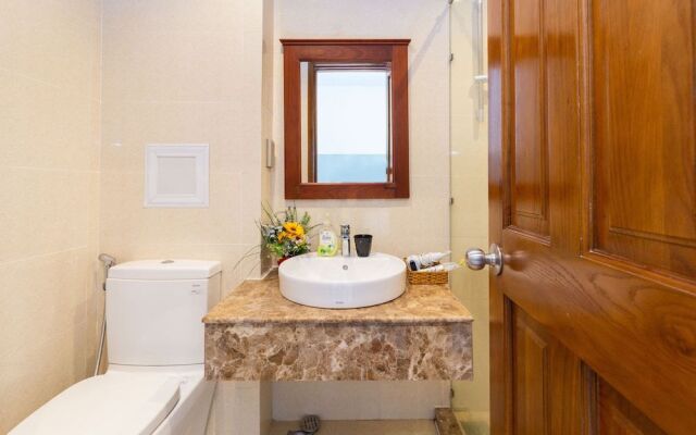 Le Hieu Apartment at Sky Center