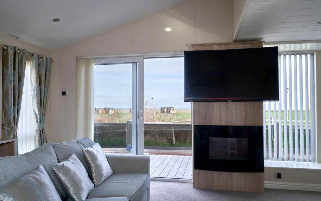 2Bd Seafront Lodge Amazing Views In Kent