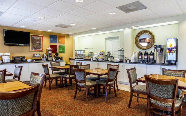 Comfort Suites Raleigh Walnut Creek