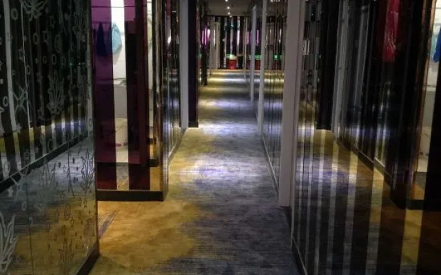 Haomeng Hotel (Shanghai Pengpu New Village Subway Station Branch)