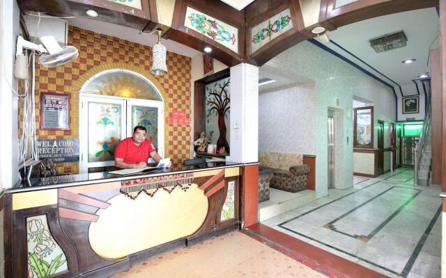 OYO 17430 Gulshah Hotel