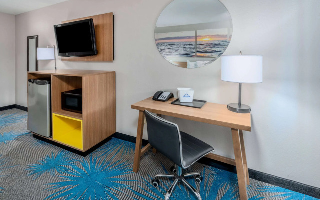 Days Inn by Wyndham Los Lunas