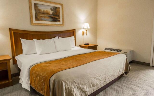 Rodeway Inn & Suites Cherokee On the River