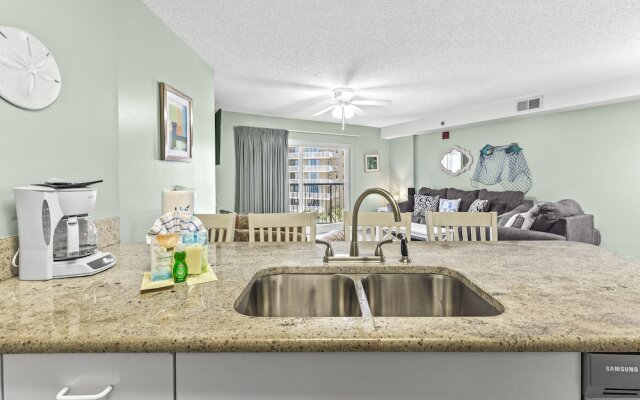 Tradewinds Condos by Hosteeva