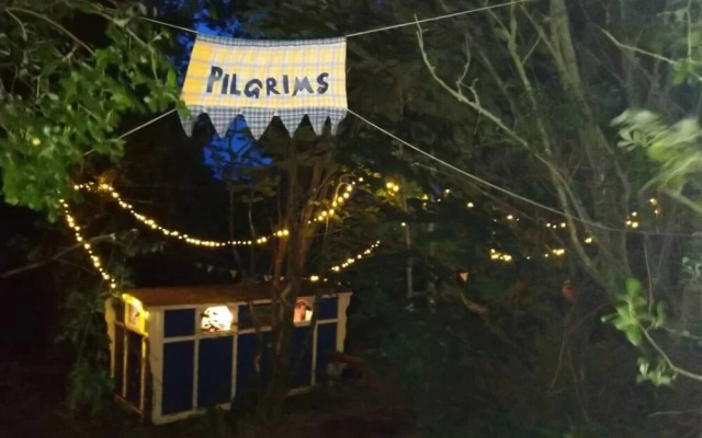 Pilgrims Shepherd's Hut - Goosewell Glynn Glamping
