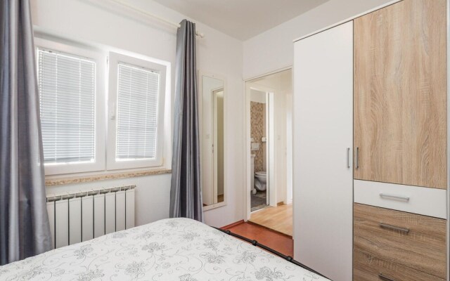 Beautiful Apartment in Barbat na Rabu With 1 Bedrooms and Wifi