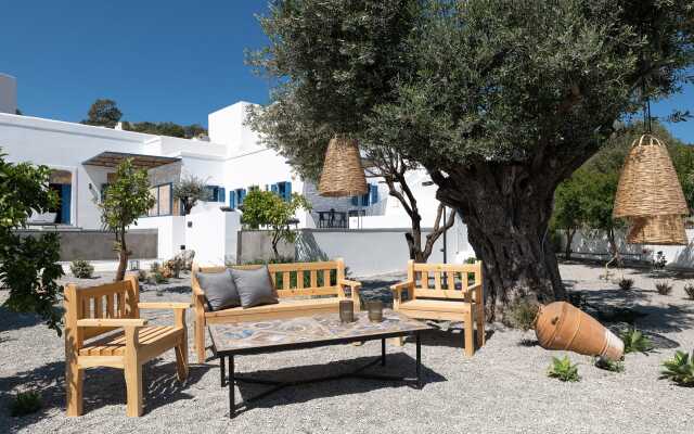 Kalathos Square Luxury Suites