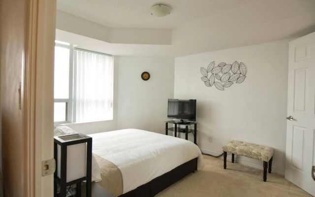 Maplewood Suites - Square One