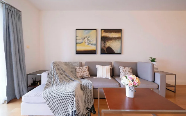 Tyms Spacious 2BR 1BA Apt Xuhui Metro