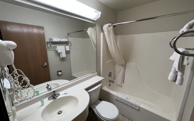 Microtel Inn & Suites