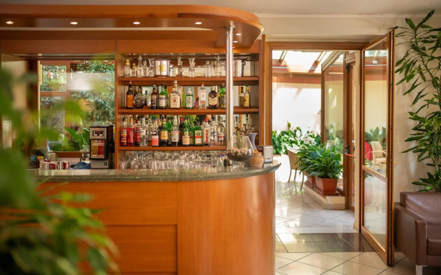 Hotel Careni Villa Italia