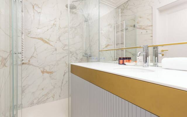 Mennica Amazonit by Renters Prestige