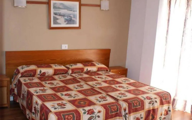 Arenal Pins Hostal