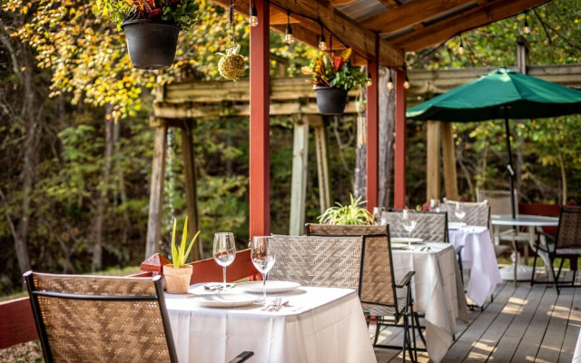 Osceola Mill Dining & Lodging